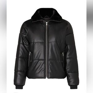 Samantha Sipos

Black Faux Leather Puffer

Size: small

Good condition